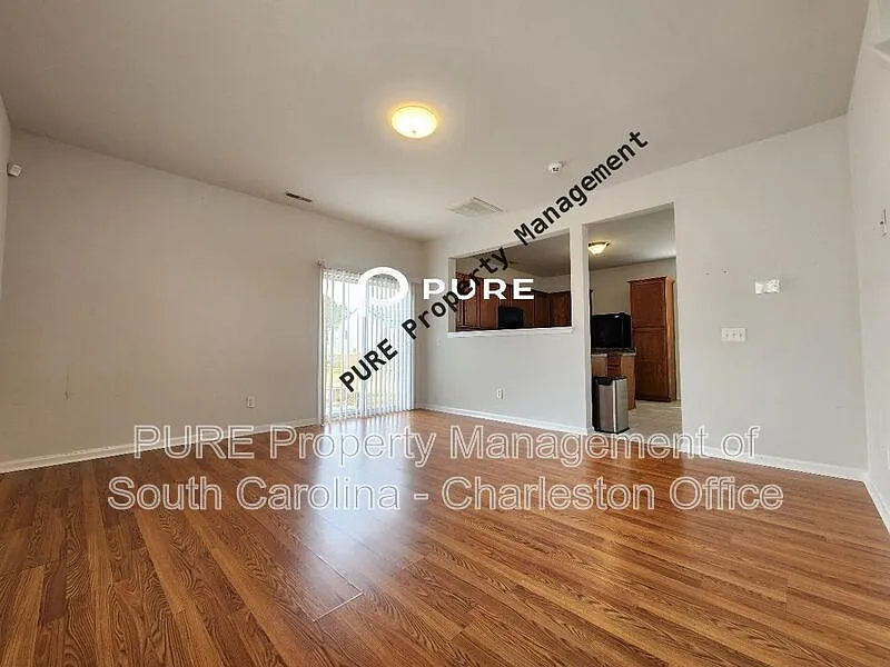 3 bed, 2.5 bath, 1680 sqft, $2,249 — Photo 4