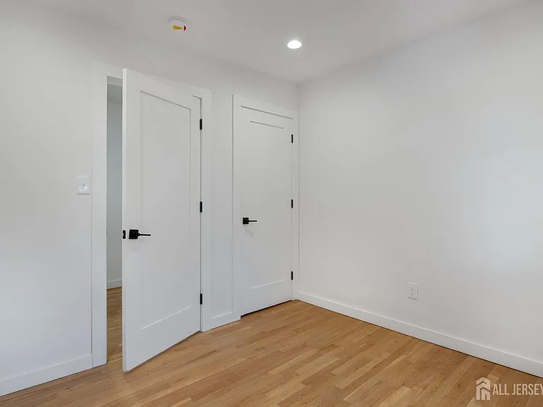 4 Morris Ave #2A — Photo 19