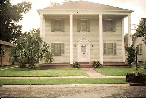1st image of 3926 Fairmont Dr