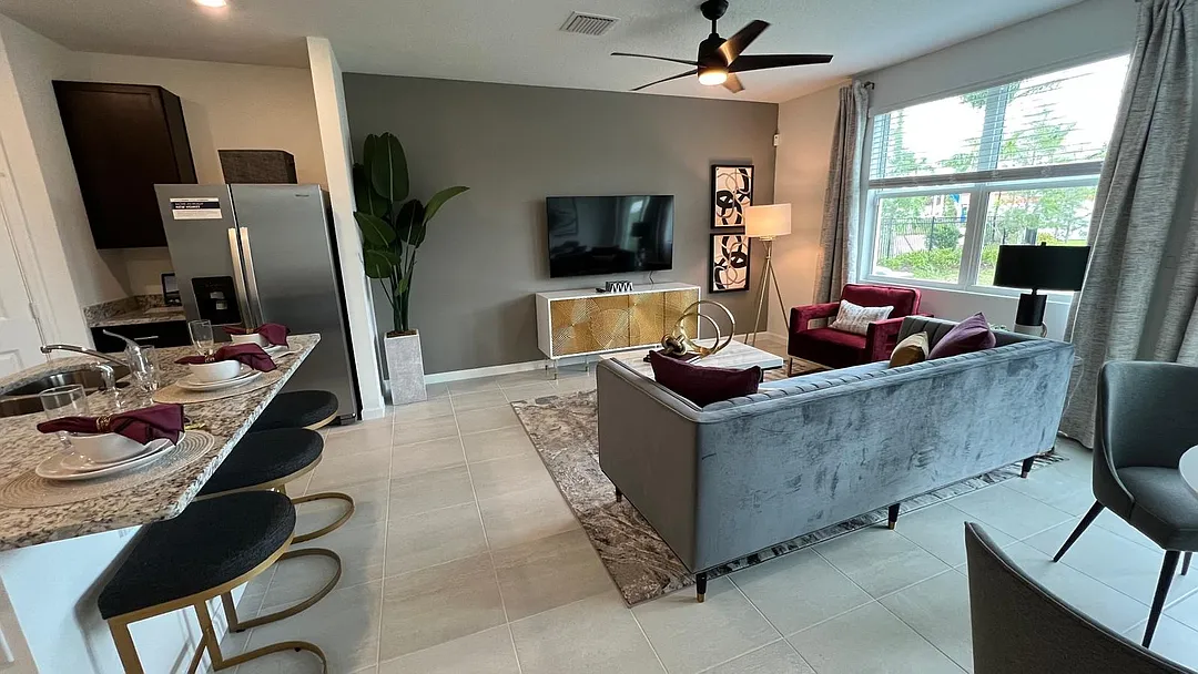Modern 3-Bed, 2.5-Bath Townhouse in Gated Fort Pierce, FL — Photo 4