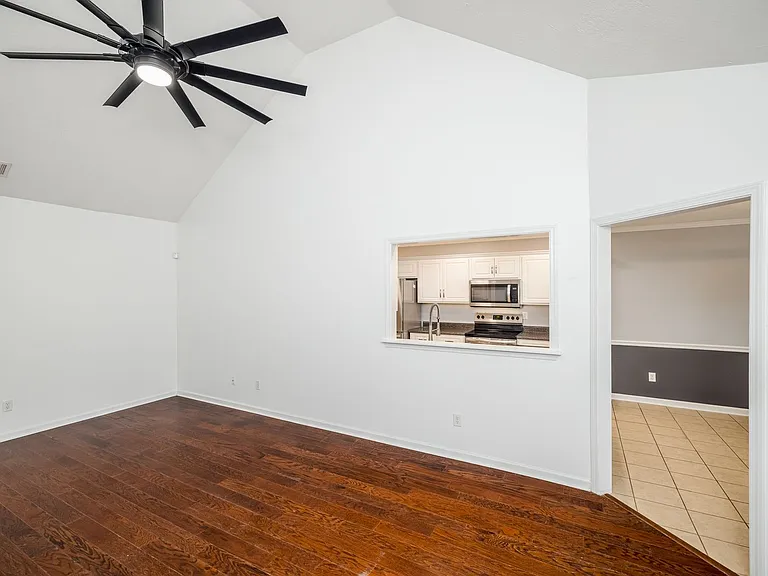 1053 Grove Landing Ln — Photo 10