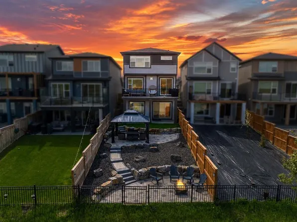 152 W Cranbrook Gdns SE, Calgary, AB T3M 3K6