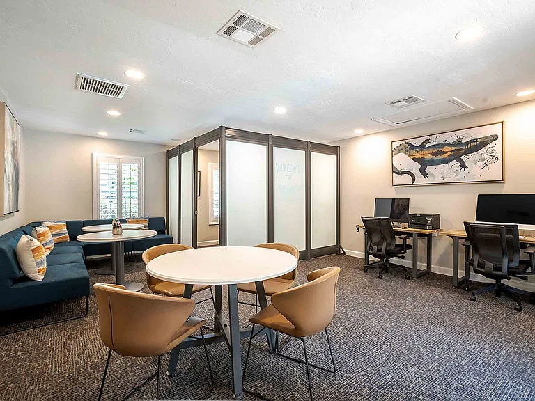 Spyglass Apartments — Photo 26