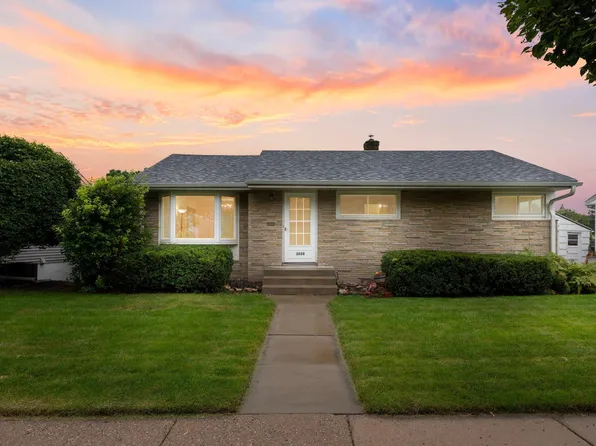 2028 Ramlow Pl, Saint Paul, MN 55116