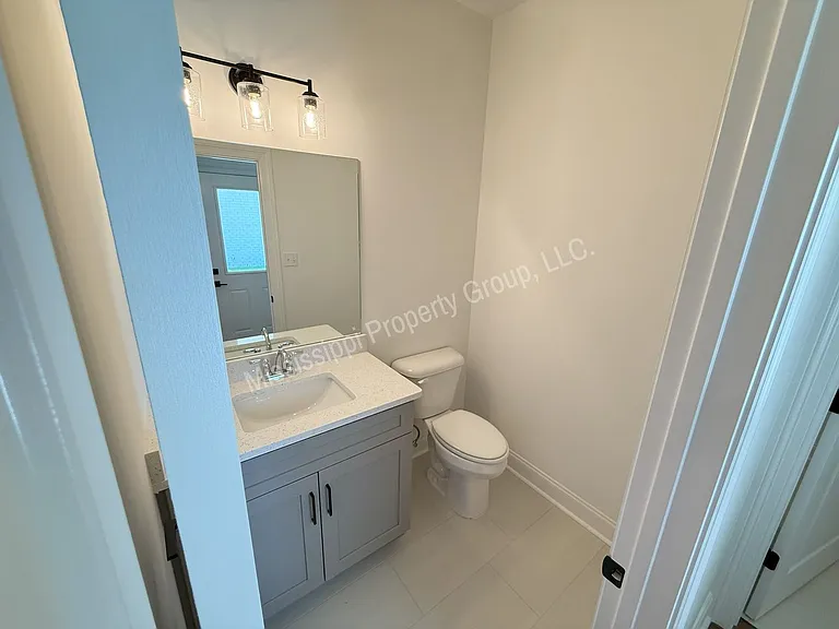 616 Cottage Grove Cir — Photo 8