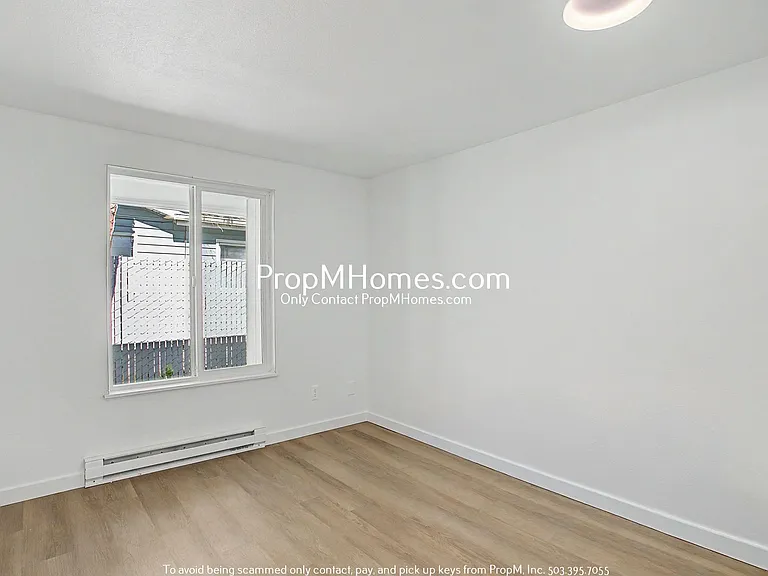 2218 SE Tacoma St — Photo 11