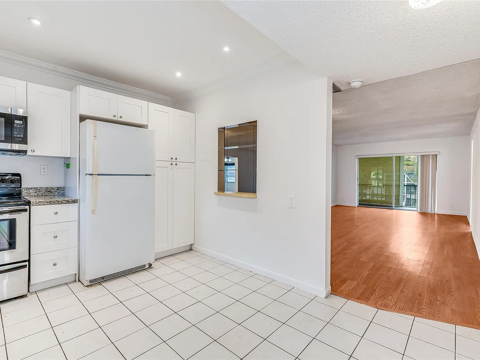 2 bed, 2.0 bath, 1170 sqft, $1,800 — Photo 4