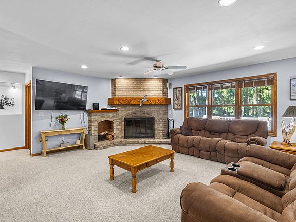 2nd image of 511 Ponderosa Rd