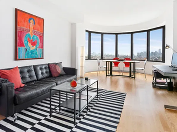 330 East 38th Street image 1 of 8