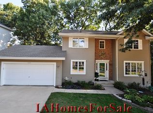 3208 Riverside Dr NE, Cedar Rapids, IA 52411