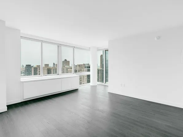 101 West End Avenue image 2 of 21