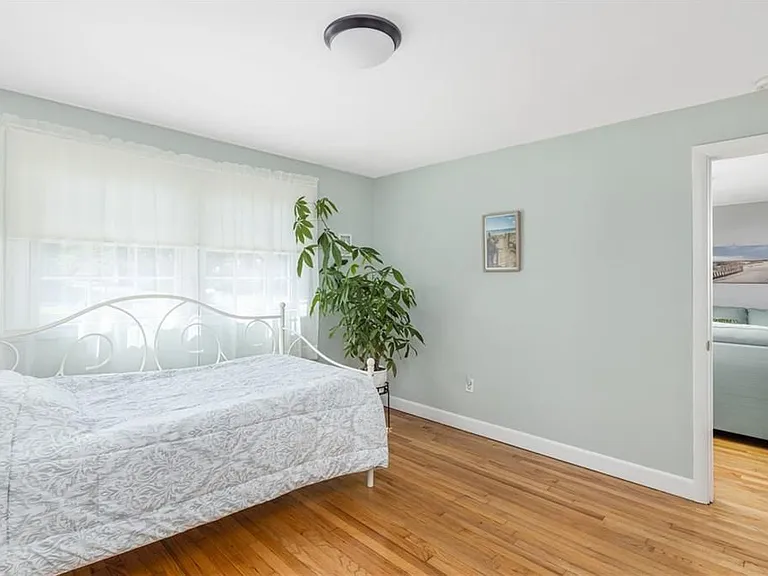 288 Green End Ave — Photo 33