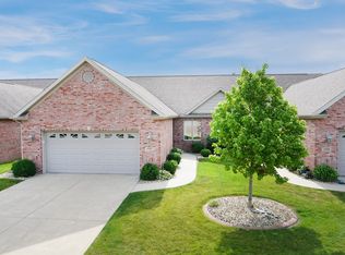 1707 Dunraven Rd, Bloomington, IL 61704