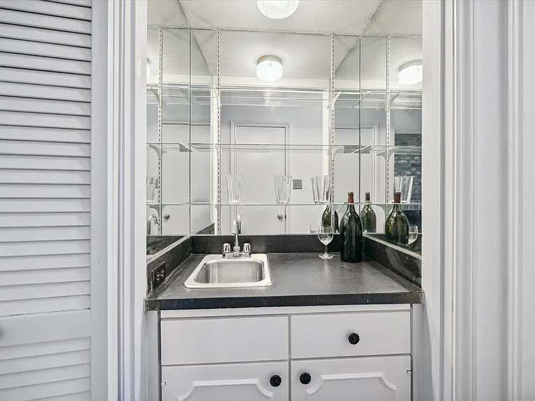 5815 Lynbrook Dr #103 — Photo 12