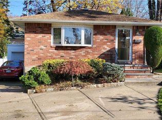 128 Webster St, Malverne, NY 11565