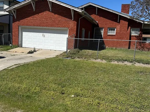 623 E Main St, Holdenville, OK 74848