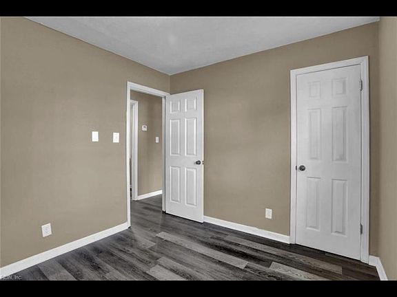 3rd image of 1425 Richmond Ave