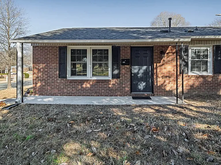 713 Sharpe Rd — Photo 1