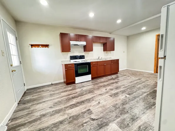207 E Wate St #A, Wilton, IA 52778