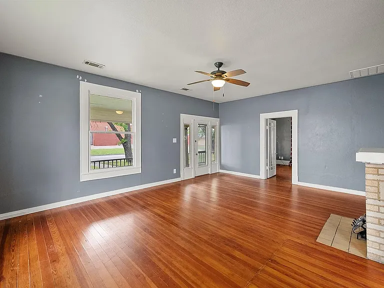 607 W Brown St — Photo 8
