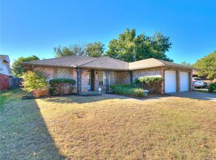 3705 Ridgehaven Dr, Midwest City, OK 73110