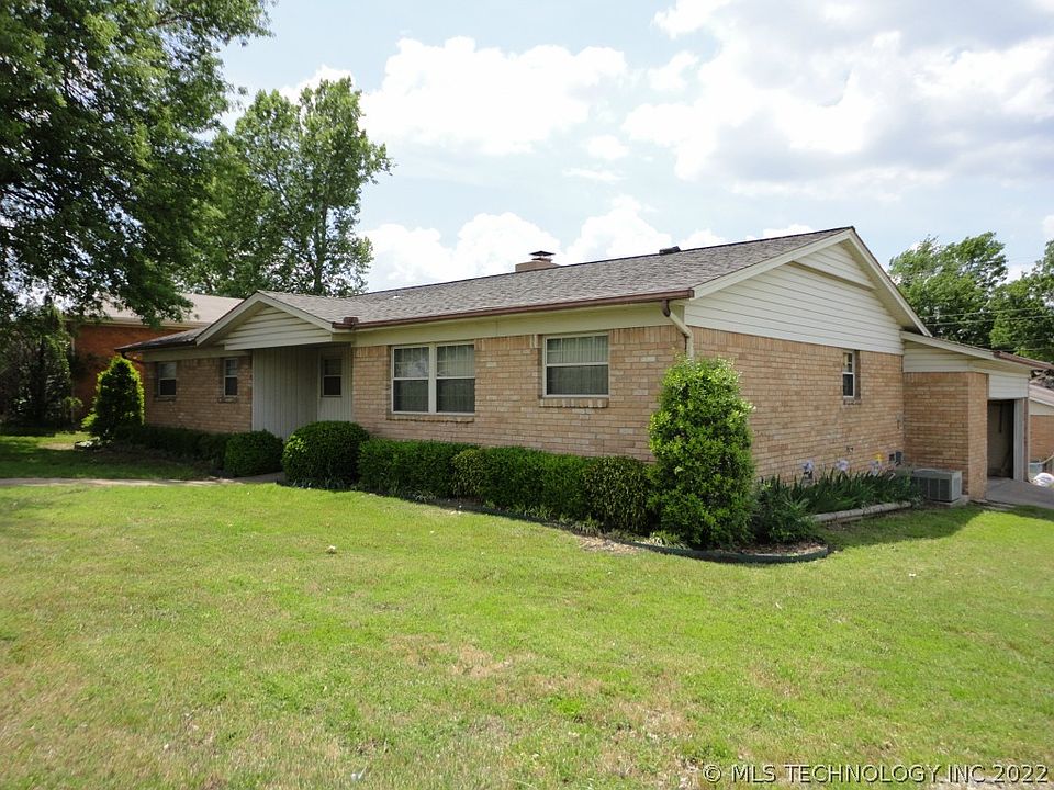 2nd image of 2208 S Memorial Dr