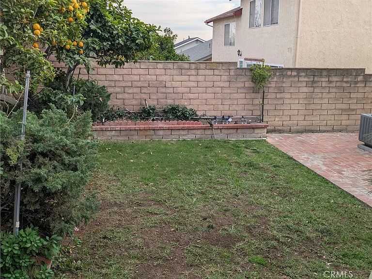 926 W Alfred Pl — Photo 3