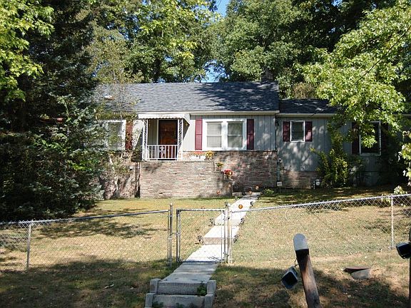 2nd image of 1911 Fenwood Dr