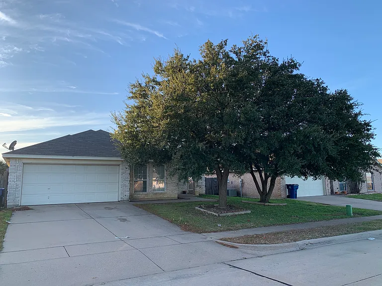 209 Rock Hill Dr — Photo 1