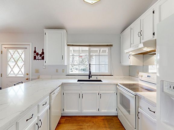 Kitchen- Electric Stove