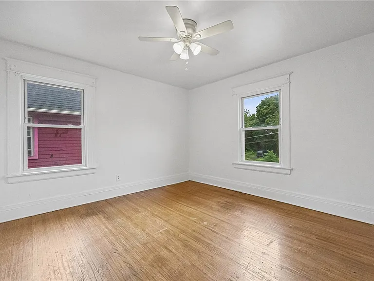 98 Ackerman St — Photo 17