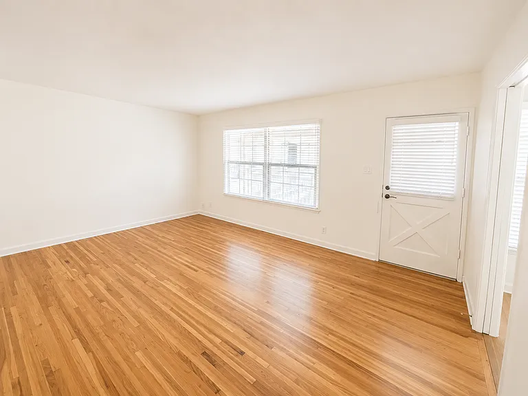 246 Santa Ana Ave. — Photo 2