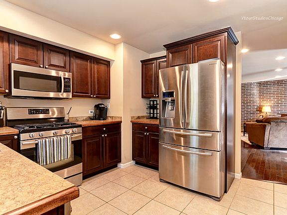 4th image of 2S631 Pierre Curie Ln #631