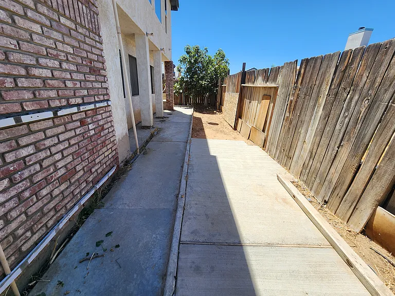 21251 Conklin Blvd — Photo 5