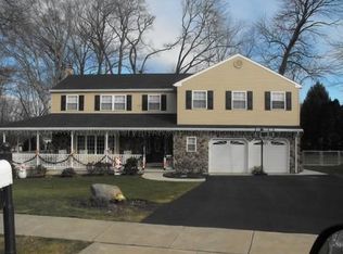 11 Hidden Valley Rd, Aston, PA 19014
