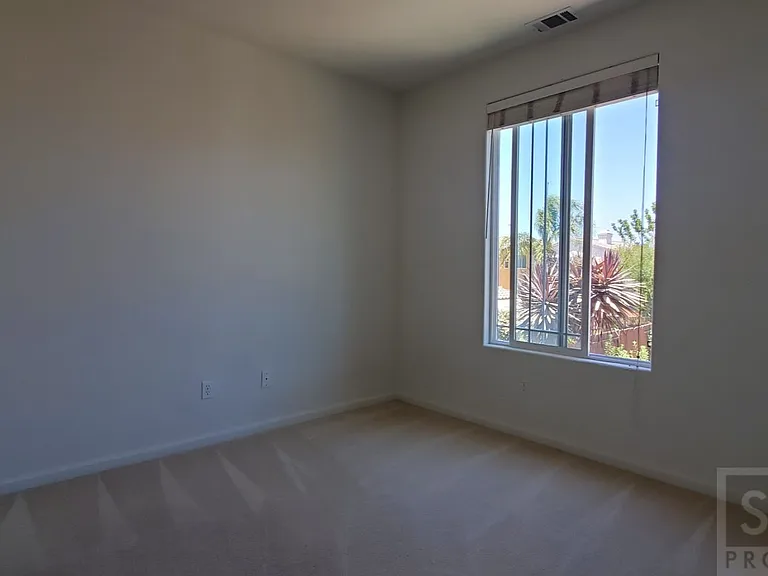 1715 Bilbao Dr — Photo 32