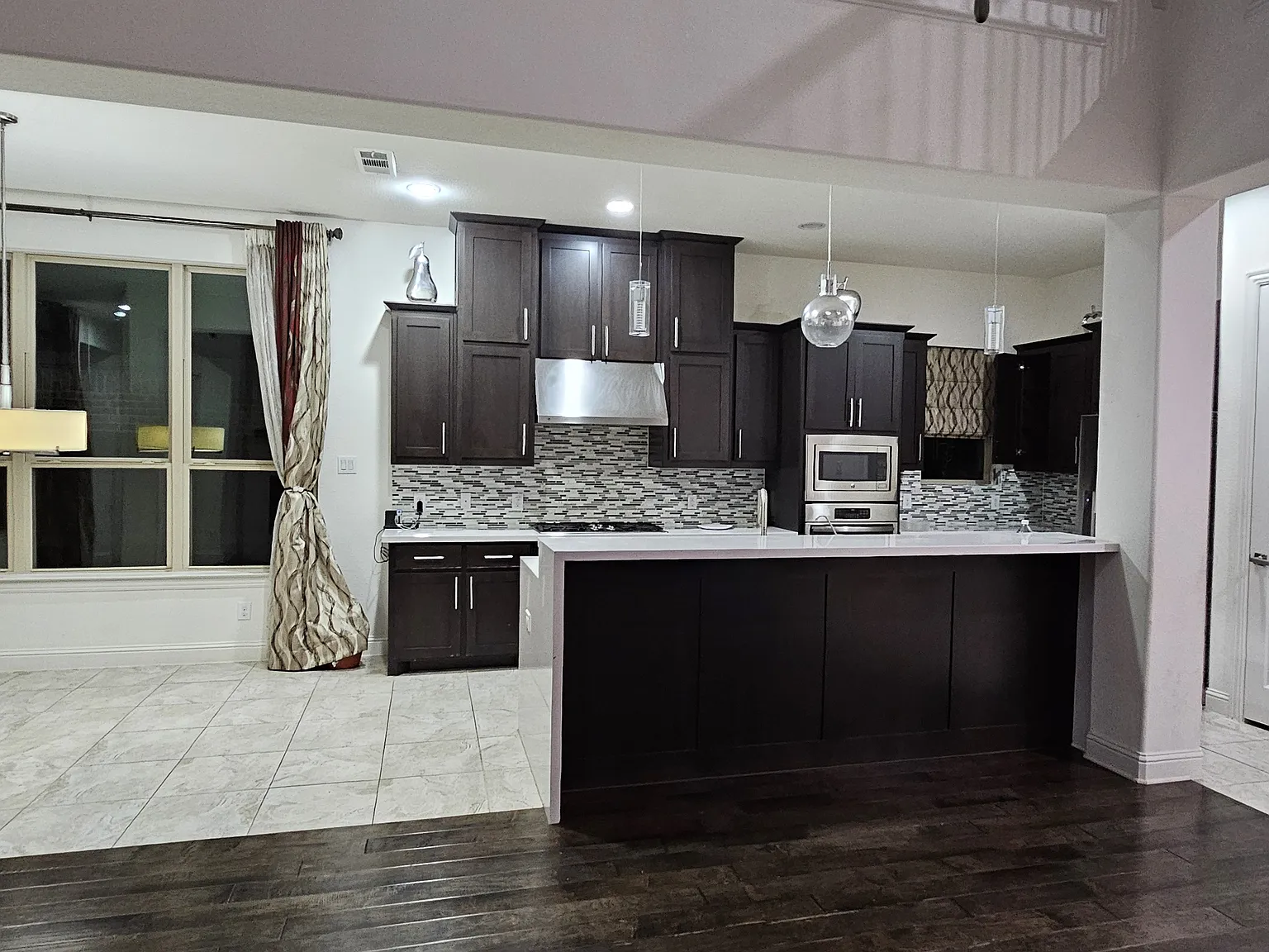 7335 Ridgepoint Dr — Photo 2
