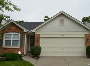 651 Hawk Run Dr, O'Fallon, MO 63368