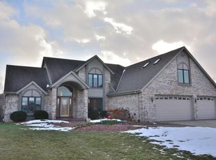 1311 Geiger Ct, Cedarburg, WI 53012