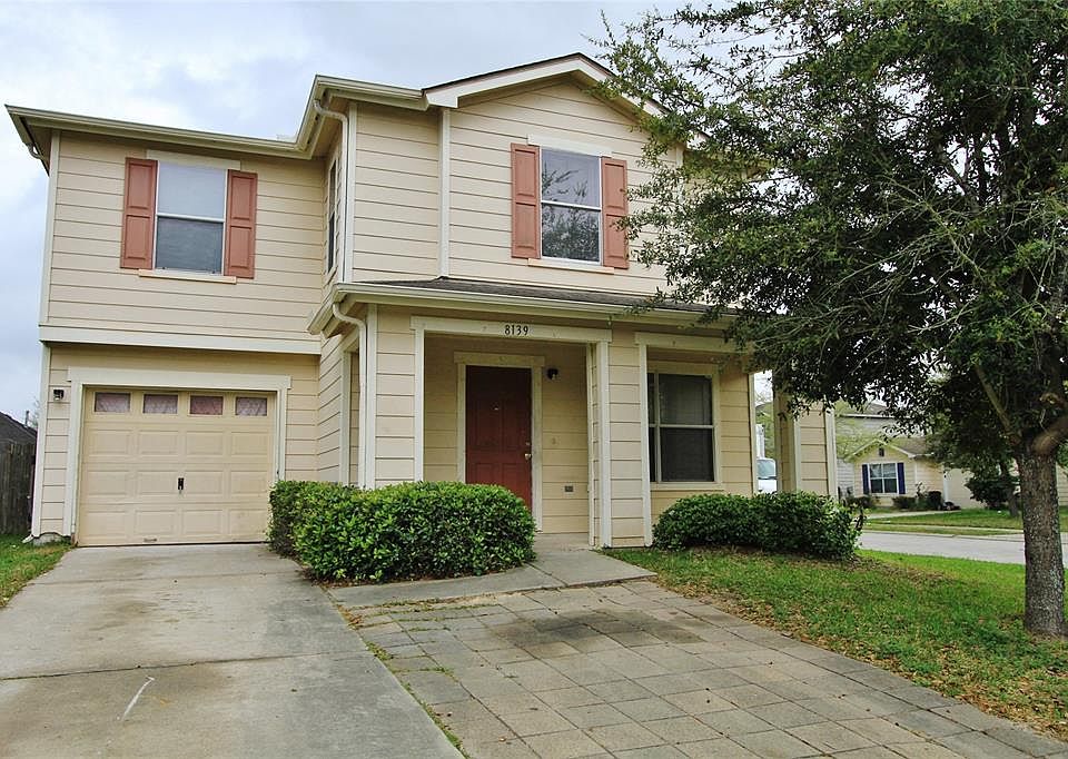 1st image of 8139 Forest Glen Dr