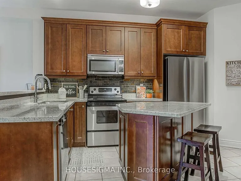 244 Tawny Cres — Photo 7