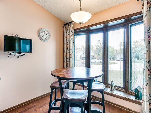5th image of 1623 Woodhaven Cir