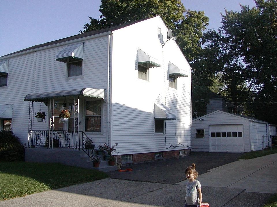 1st image of 22130 S Lake Shore Blvd