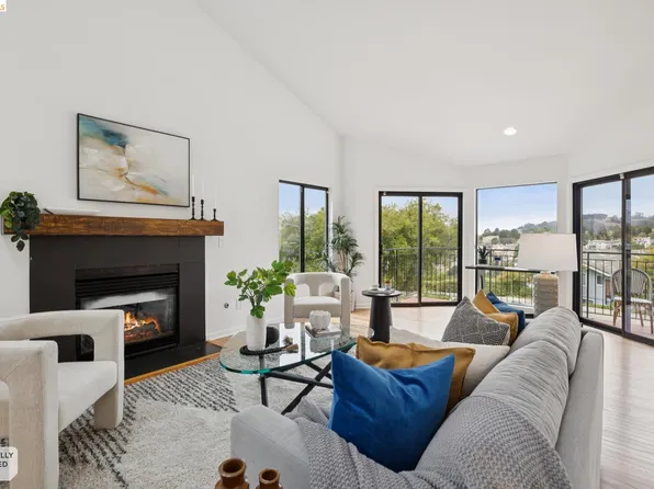 557 Hiller Dr, Oakland, CA 94618