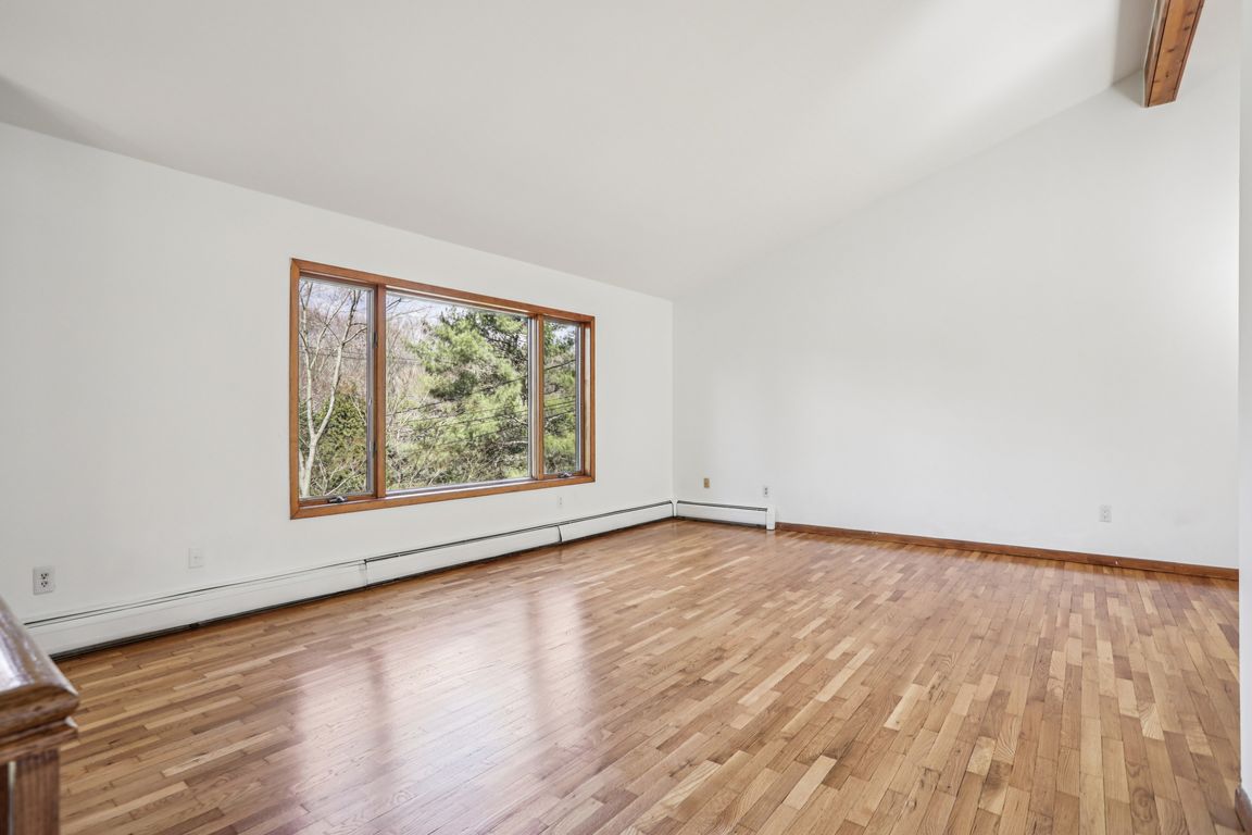 Saddle River Rd-S1803-006.jpg