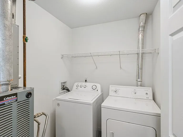 5004-5006 Betty Jean Way — Photo 16