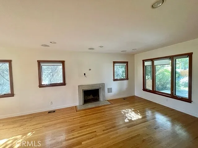 3120 S Barbara St — Photo 3