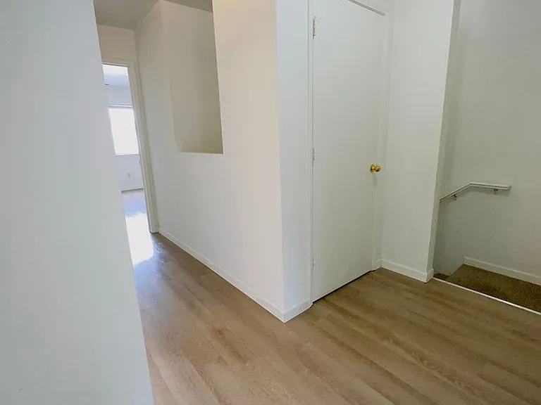 130 Curry Dr — Photo 5