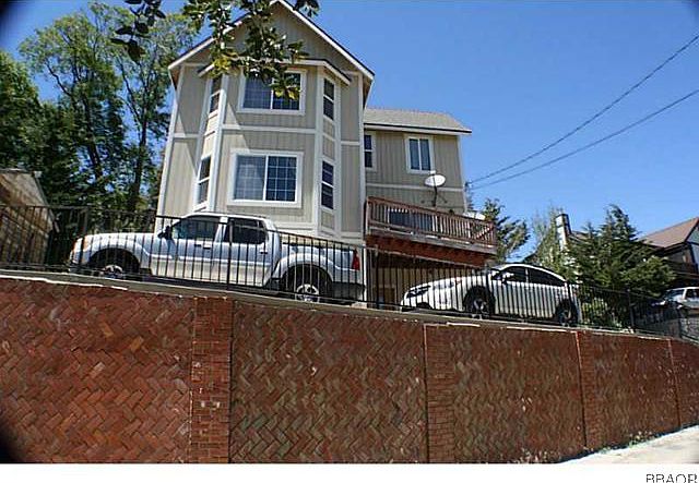 1st image of 210 Balsam Dr