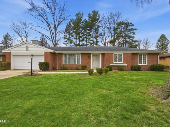 1029 Carol Rd, Bowling Green, OH 43402